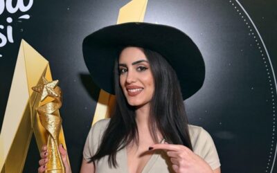 Didem Türkmen Geceye Damga Vurdu! Orhan İsmailoğlu’nun Ödülünü Sahnede Teslim Aldı